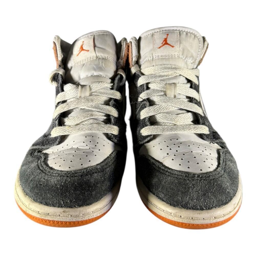 Nike Boys Air Jordan 1 Mid SE DQ8390-100 White Basketball Sneakers Size 1.5Y - Picture 2 of 8